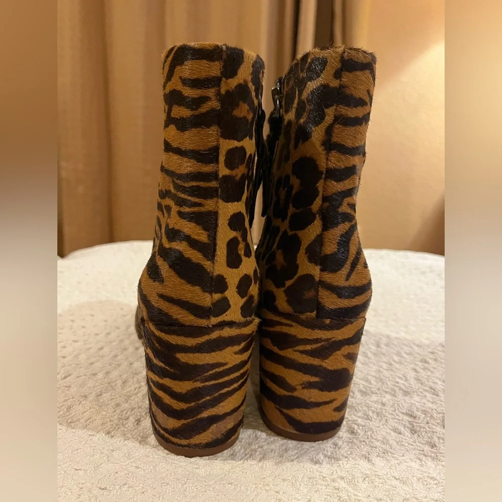Splendid animal pattern ankle boots/ booties: tiger & leopard patterns. Size 6